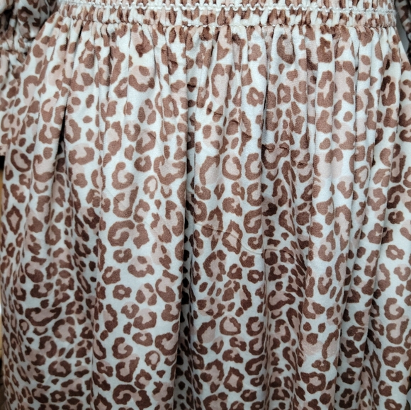 Ivy City Co. Leapord Print Smocked Dress Size Small - Picture 5 of 15